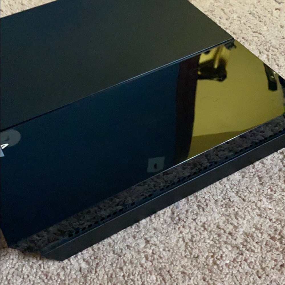 PS4 - Picture 4 of 7